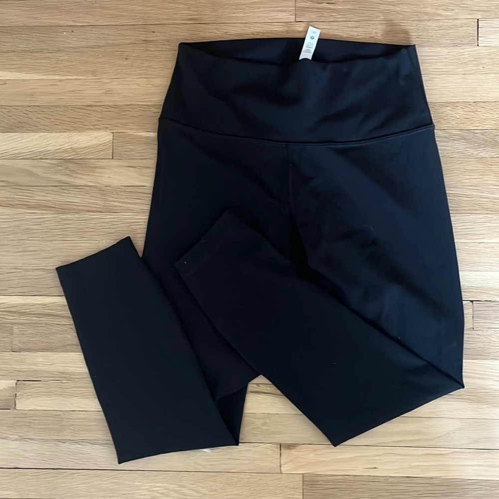 Black LuLulemon Capris